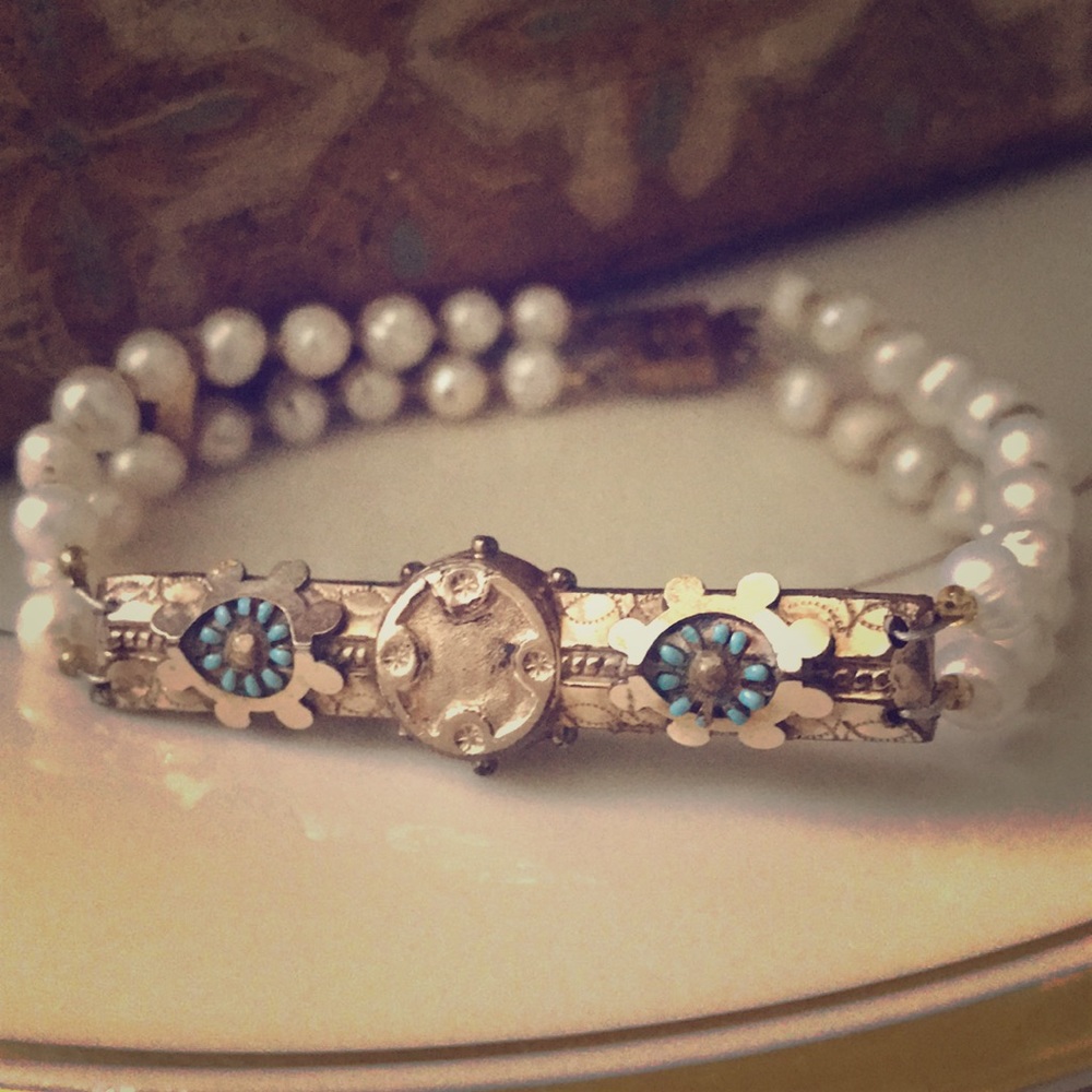 Antique rolled gold bar pin-- freshwater pearls bracelet - Picture 1 of 8